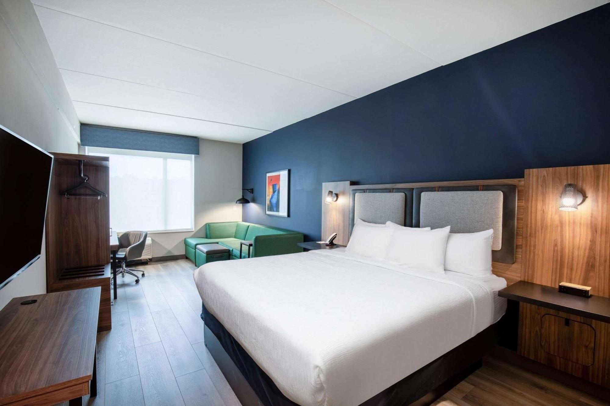 Hotel La Quinta & By Wyndham Downtown/south