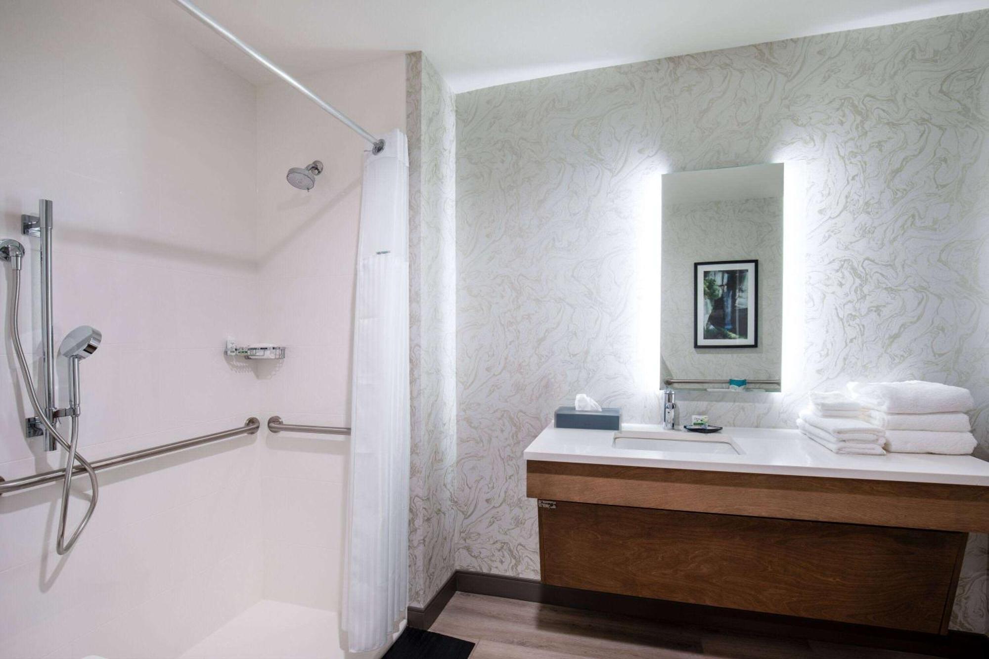 Hotel La Quinta & By Wyndham Downtown/south